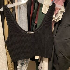 Black Scoop Neck Sleeveless Crop Top